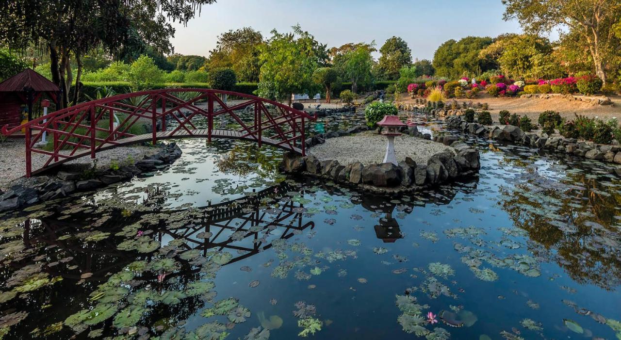 Orchard Palace Gondal Exterior foto